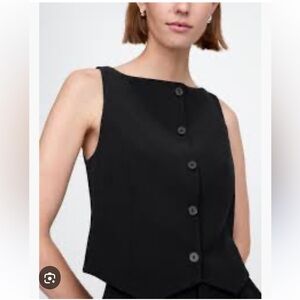 BNWT Gap BiStretch Boatneck Crop Vest